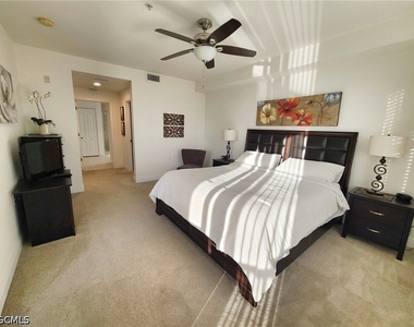 11041 Gulf Reflections Drive - Photo Thumbnail 10