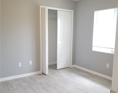 8527 Agate Street - Photo Thumbnail 7