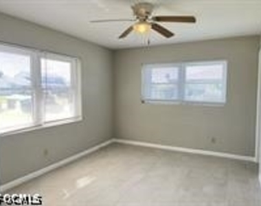 4620 Se 4th Place - Photo Thumbnail 5