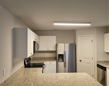 901 Nw 15th Place - Photo Thumbnail 29