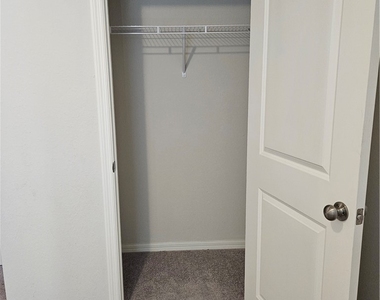 901 Nw 15th Place - Photo Thumbnail 14