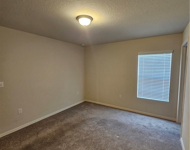901 Nw 15th Place - Photo Thumbnail 18