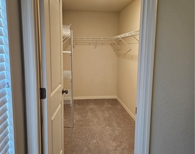 901 Nw 15th Place - Photo Thumbnail 20