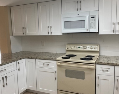 15370 Transit Court - Photo Thumbnail 2
