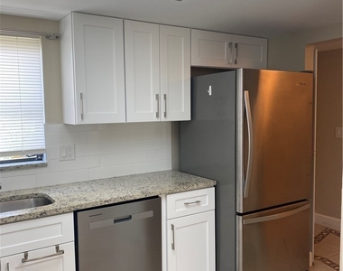 15370 Transit Court - Photo Thumbnail 1