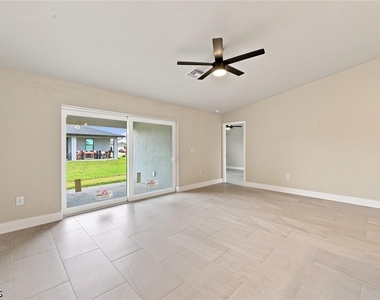 736-738 Gilbert Avenue S - Photo Thumbnail 11