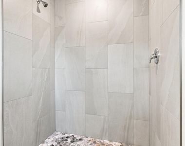 736-738 Gilbert Avenue S - Photo Thumbnail 44