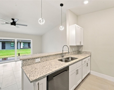 736-738 Gilbert Avenue S - Photo Thumbnail 34