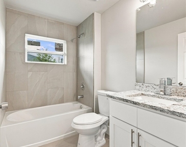 736-738 Gilbert Avenue S - Photo Thumbnail 19