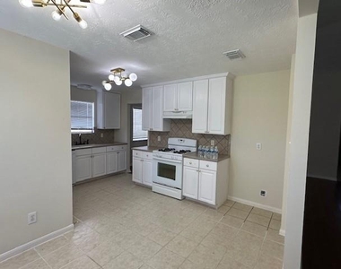 19938 Mason Creek Drive - Photo Thumbnail 4