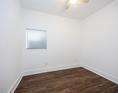 10930 Exeter Street - Photo Thumbnail 10