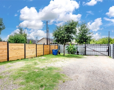 10930 Exeter Street - Photo Thumbnail 19