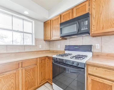 16606 Burlcreek - Photo Thumbnail 18