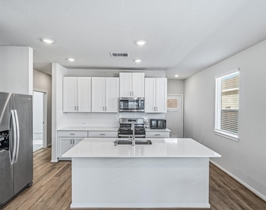 29215 Farmhouse Estates Dr - Photo Thumbnail 7