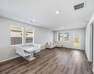 29215 Farmhouse Estates Dr - Photo Thumbnail 9