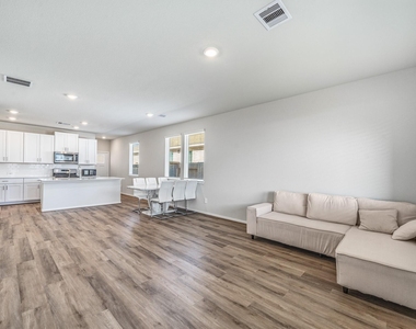 29215 Farmhouse Estates Dr - Photo Thumbnail 13