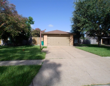 4422 Haiti Lane - Photo Thumbnail 16