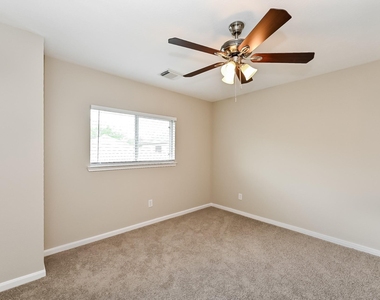 12923 Palm Leaf Court - Photo Thumbnail 8