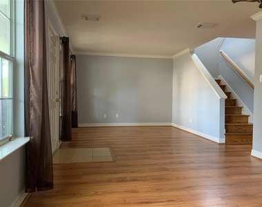3923 Carriage Park Row - Photo Thumbnail 3