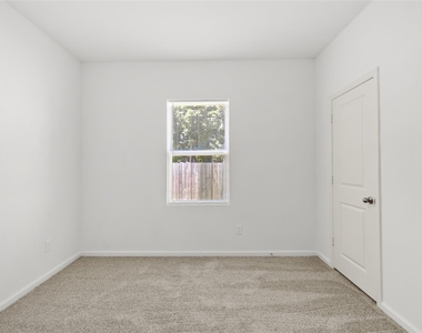 3602 Admiralty Drive - Photo Thumbnail 9
