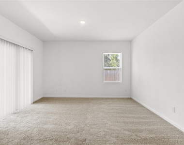 3602 Admiralty Drive - Photo Thumbnail 5