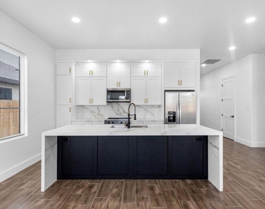 323 Road 5840 - Photo Thumbnail 1