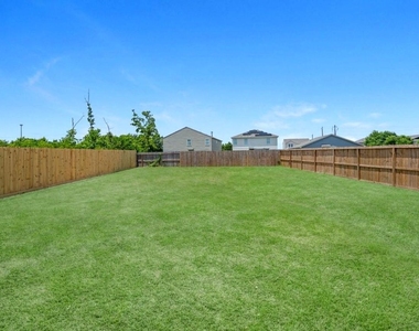 323 Road 5840 - Photo Thumbnail 12