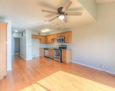 445 Carolcrest Lane - Photo Thumbnail 4
