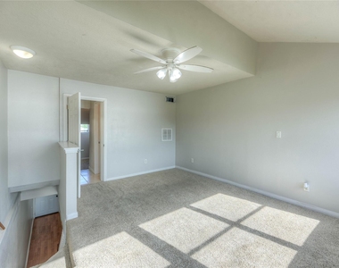 445 Carolcrest Lane - Photo Thumbnail 11