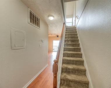 445 Carolcrest Lane - Photo Thumbnail 8