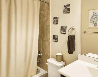 21399 Hunter Hart Drive - Photo Thumbnail 8