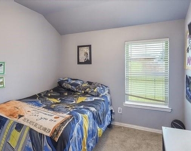 21399 Hunter Hart Drive - Photo Thumbnail 6