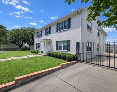 2126 Banks Street - Photo Thumbnail 1
