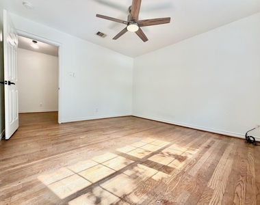 2126 Banks Street - Photo Thumbnail 17