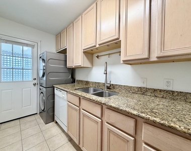 2126 Banks Street - Photo Thumbnail 30