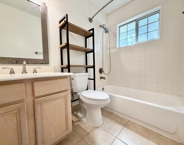 2126 Banks Street - Photo Thumbnail 21