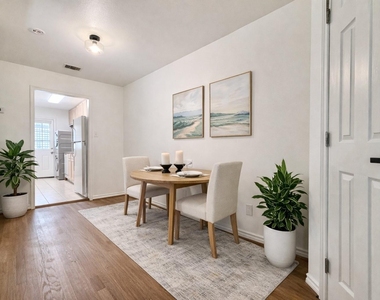 2126 Banks Street - Photo Thumbnail 14
