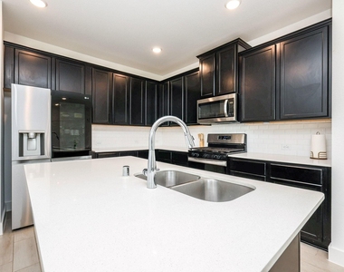 2754 Mariposa Creek Drive - Photo Thumbnail 2