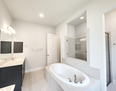 18935 Rosewood Terrace Drive - Photo Thumbnail 30