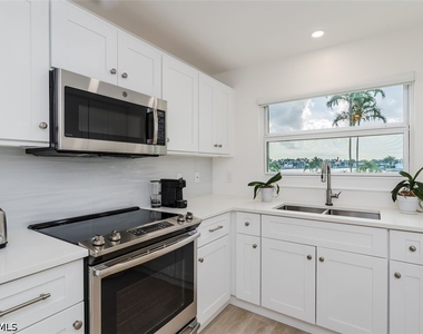 3450 Gulf Shore Boulevard N - Photo Thumbnail 13