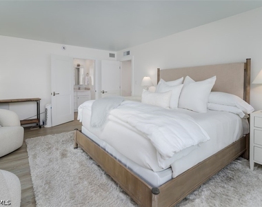 3450 Gulf Shore Boulevard N - Photo Thumbnail 15