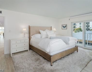 3450 Gulf Shore Boulevard N - Photo Thumbnail 17