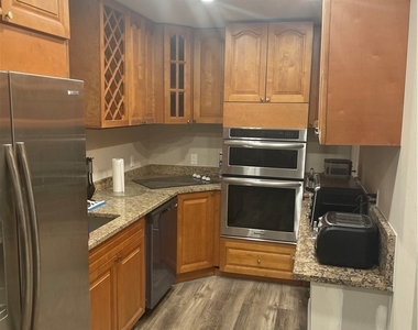 3150 Polly Avenue - Photo Thumbnail 5