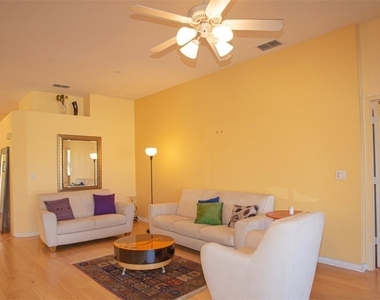 6855 Satinleaf Road S - Photo Thumbnail 15