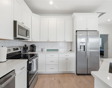 27841 Wisconsin Street - Photo Thumbnail 6