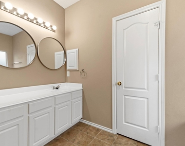 11822 Green Willow Falls Drive - Photo Thumbnail 10