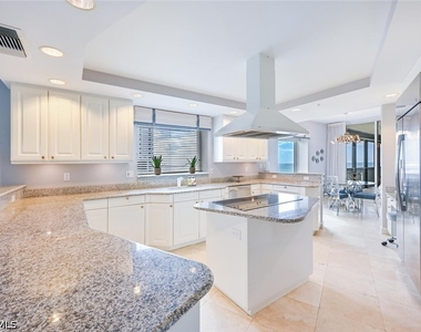 8665 Bay Colony Drive - Photo Thumbnail 16