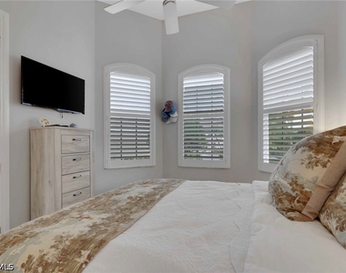 12574 Grandezza Circle - Photo Thumbnail 13