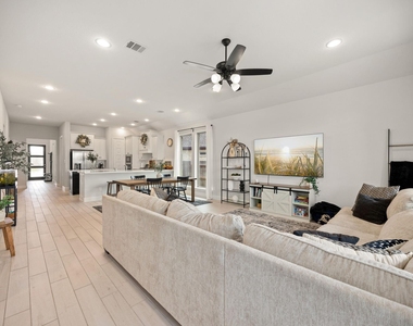 8711 Harbor Pines Drive - Photo Thumbnail 12