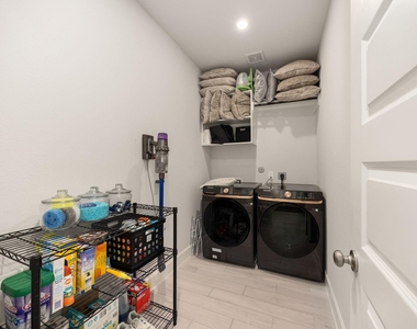 8711 Harbor Pines Drive - Photo Thumbnail 28